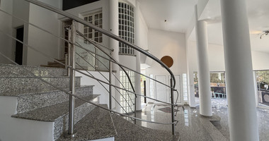 RENT: Versatile Residential or Commercial Property with Extensive Grounds in Kato Polemidia with easy access to all arteries of Limassol.