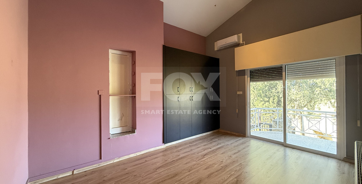 RENT: Versatile Residential or Commercial Property with Extensive Grounds in Kato Polemidia with easy access to all arteries of Limassol.