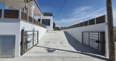 Modern 3-Bedroom Bungalow for Rent in Moni, Limassol – Sea & Mountain Views