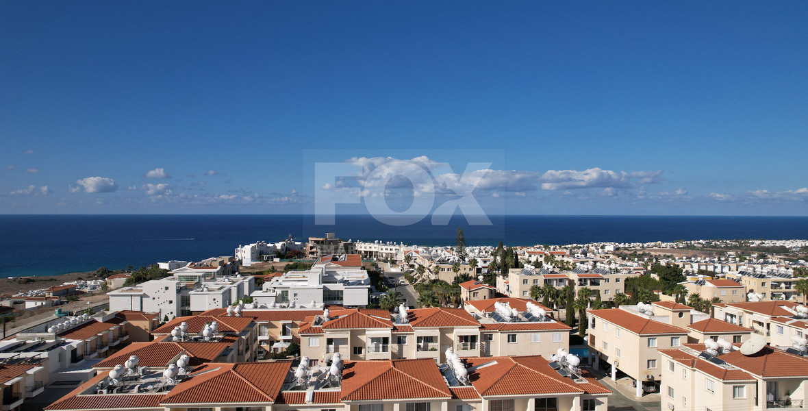 One bedroom Apartment with Rooftop Pool in Chloraka, Paphos for Sale