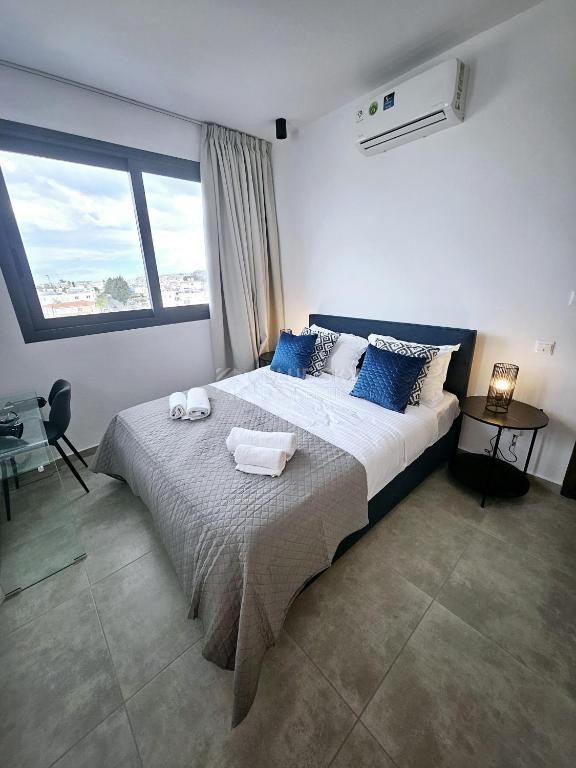 Modern Fully Furnished 2-Bedroom Apartment with Communal Pool in Universal, Paphos