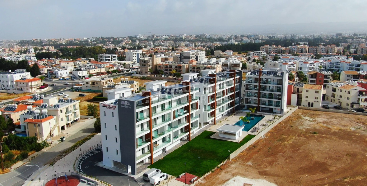 Modern Fully Furnished 2-Bedroom Apartment with Communal Pool in Universal, Paphos