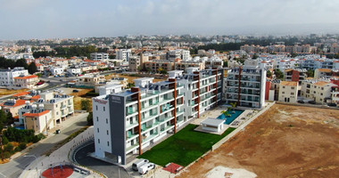 Modern Fully Furnished 2-Bedroom Apartment with Communal Pool in Universal, Paphos