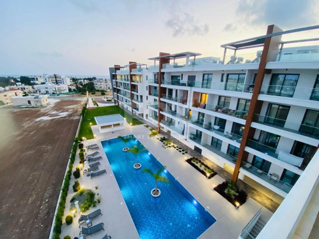 Modern Fully Furnished 2-Bedroom Apartment with Communal Pool in Universal, Paphos