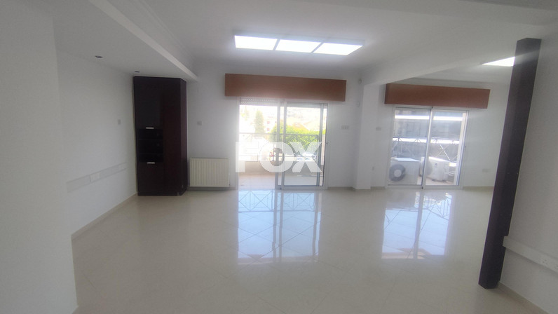 Office 185 m² for rent in Mesa Geitonia, Limassol, Cyprus