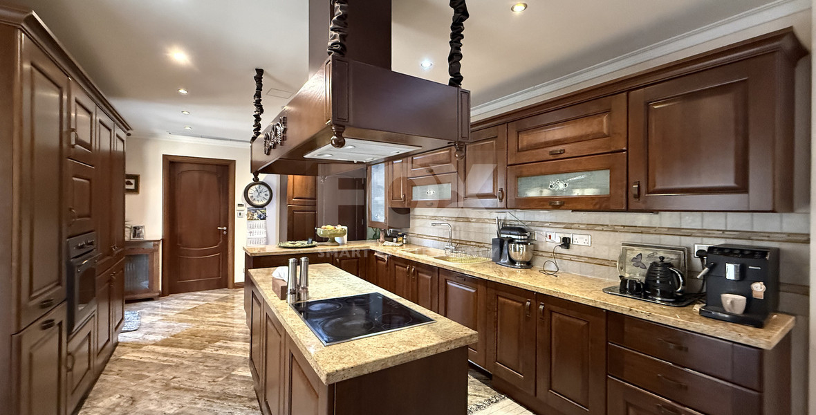 SALE: Luxury 6 bedroom Villa in Souni on expansive plot of 2.150 sqm.