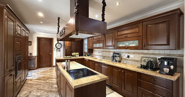 SALE: Luxury 6 bedroom Villa in Souni on expansive plot of 2.150 sqm.