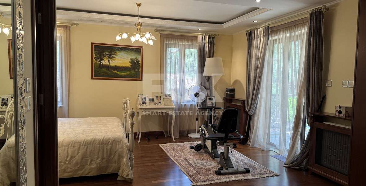 SALE: Luxury 6 bedroom Villa in Souni on expansive plot of 2.150 sqm.