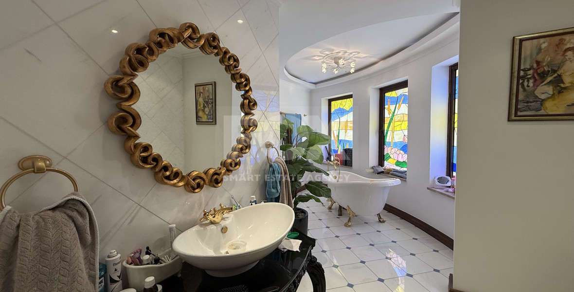 SALE: Luxury 6 bedroom Villa in Souni on expansive plot of 2.150 sqm.