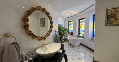 SALE: Luxury 6 bedroom Villa in Souni on expansive plot of 2.150 sqm.