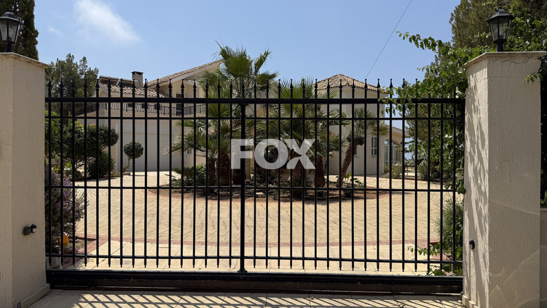 Commercial properties 500 m² for sale in Agios Tychon, Limassol, Cyprus