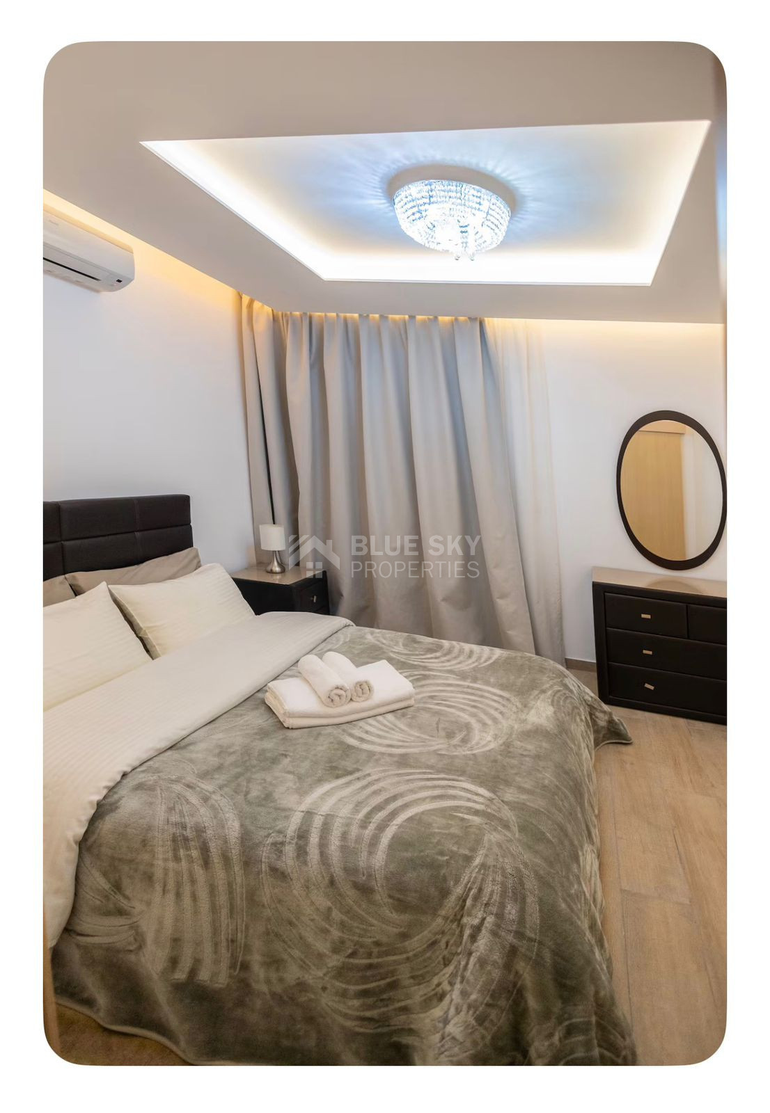 Three-Bedroom Ground Floor Apartment for Rent in Neapoli – Walking Distance to the Sea
