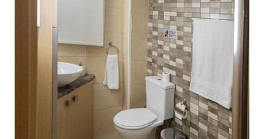 Three-Bedroom Ground Floor Apartment for Rent in Neapoli – Walking Distance to the Sea