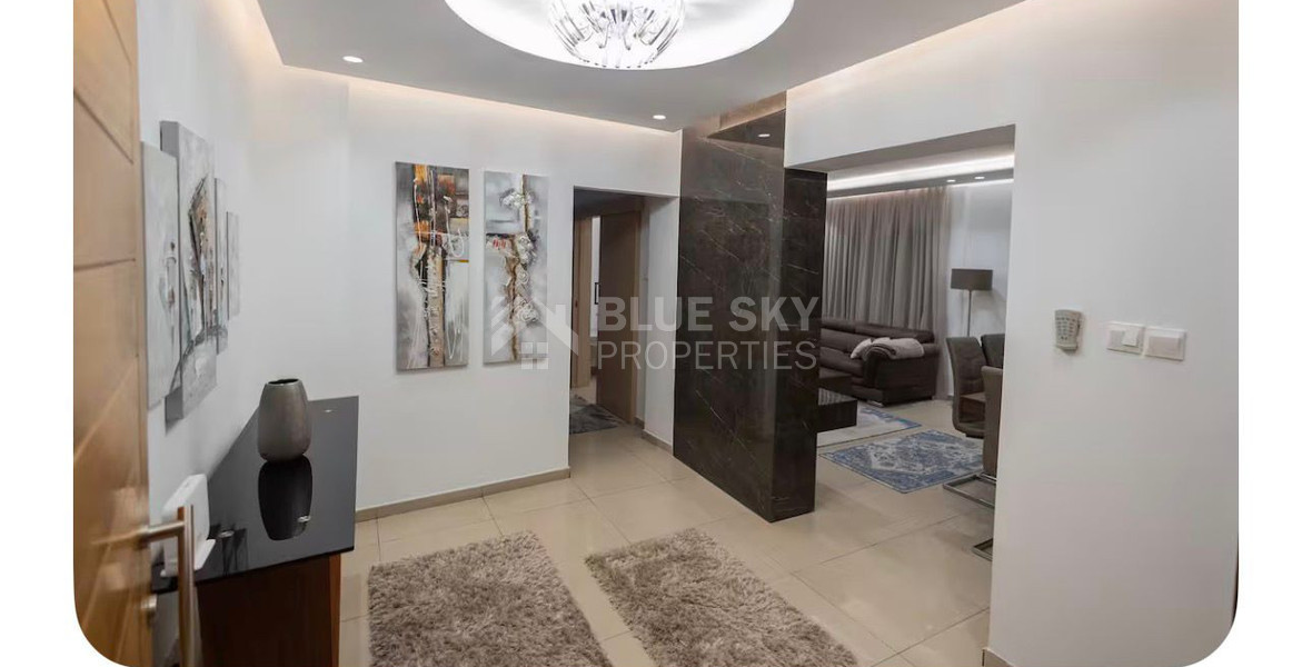 Three-Bedroom Ground Floor Apartment for Rent in Neapoli – Walking Distance to the Sea