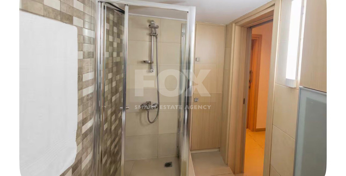 Three-Bedroom Ground Floor Apartment for Rent in Neapoli – Walking Distance to the Sea