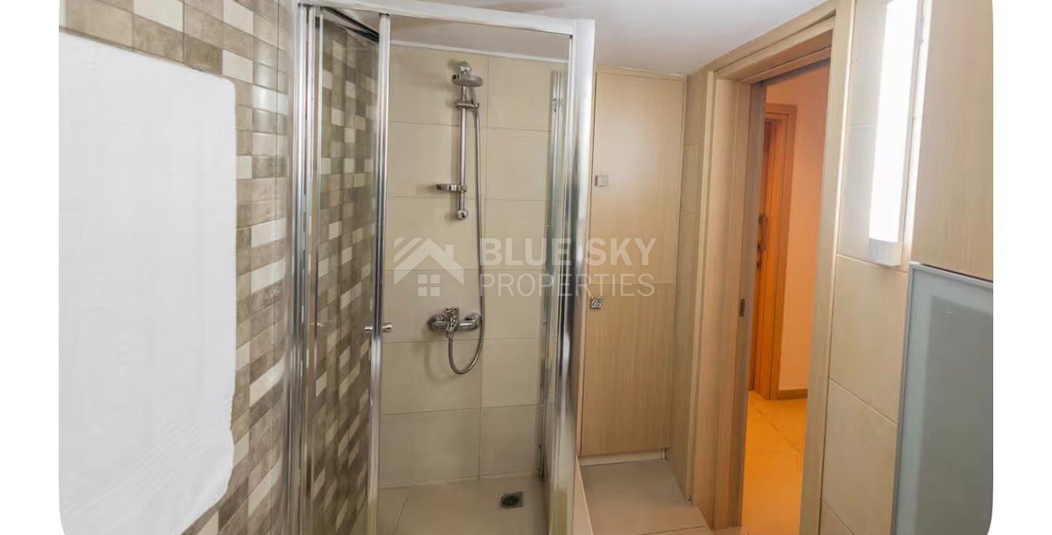 Three-Bedroom Ground Floor Apartment for Rent in Neapoli – Walking Distance to the Sea