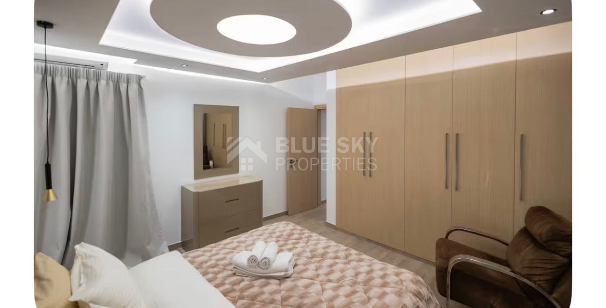 Three-Bedroom Ground Floor Apartment for Rent in Neapoli – Walking Distance to the Sea