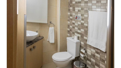 Three-Bedroom Ground Floor Apartment for Rent in Neapoli – Walking Distance to the Sea