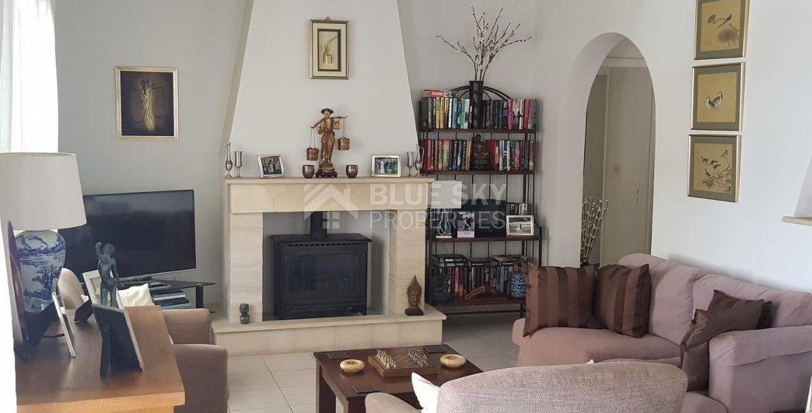 Charming 3-Bedroom Bungalow with Private Pool in Tala