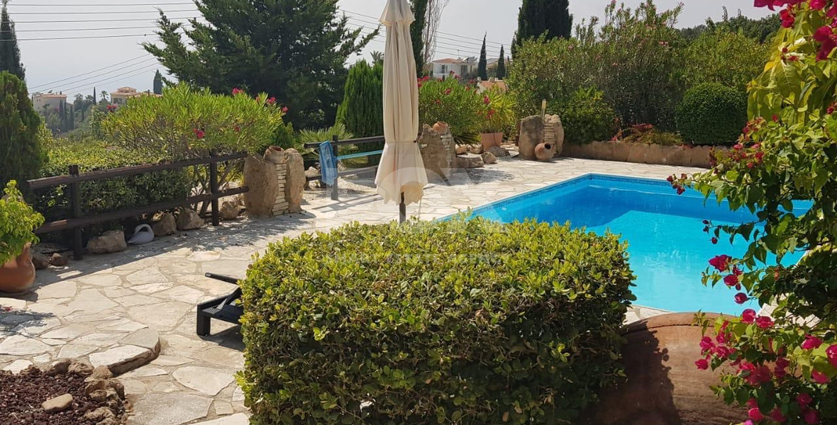 Charming 3-Bedroom Bungalow with Private Pool in Tala