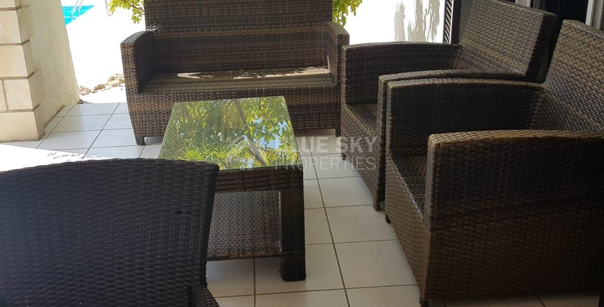 Charming 3-Bedroom Bungalow with Private Pool in Tala