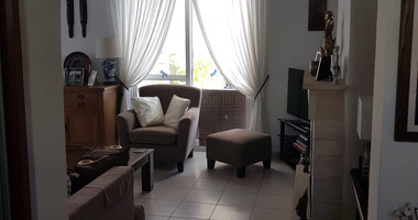 Charming 3-Bedroom Bungalow with Private Pool in Tala