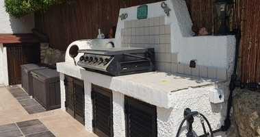Charming 3-Bedroom Bungalow with Private Pool in Tala
