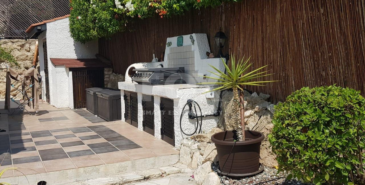 Charming 3-Bedroom Bungalow with Private Pool in Tala