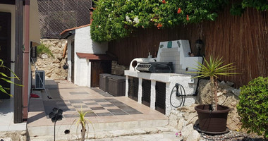 Charming 3-Bedroom Bungalow with Private Pool in Tala