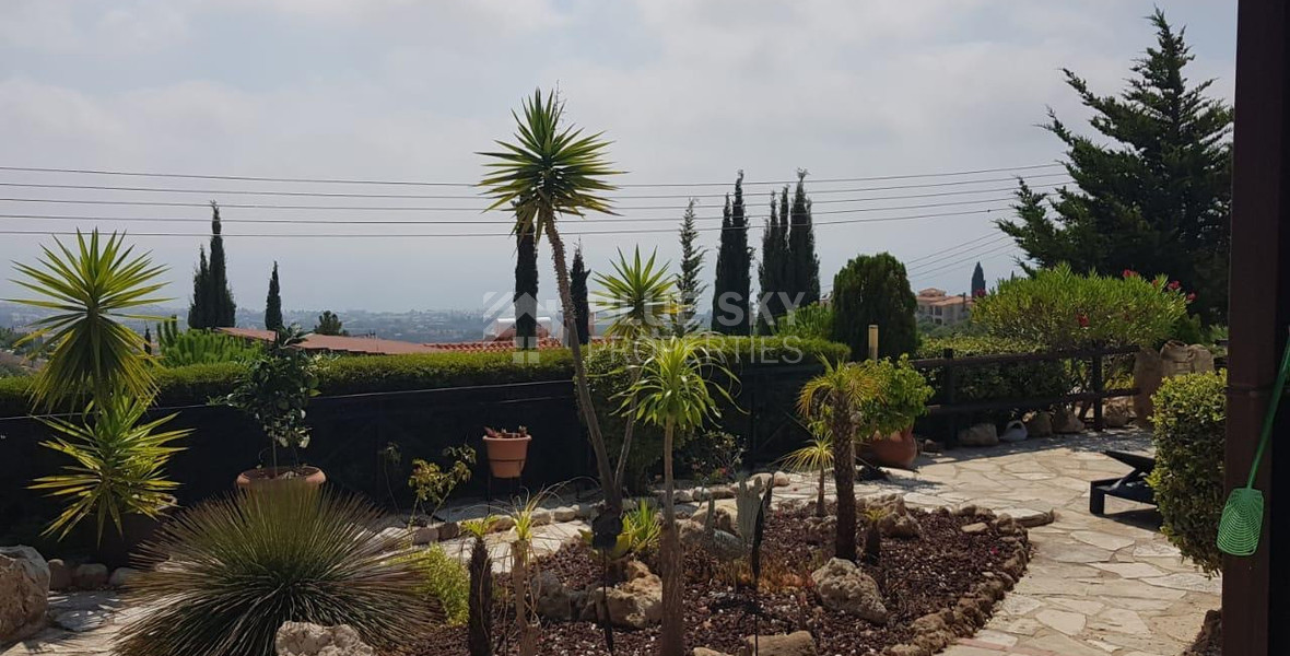 Charming 3-Bedroom Bungalow with Private Pool in Tala
