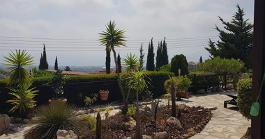 Charming 3-Bedroom Bungalow with Private Pool in Tala