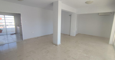 Spacious Top-Floor three Bedroom Apartment in Agia Zoni
