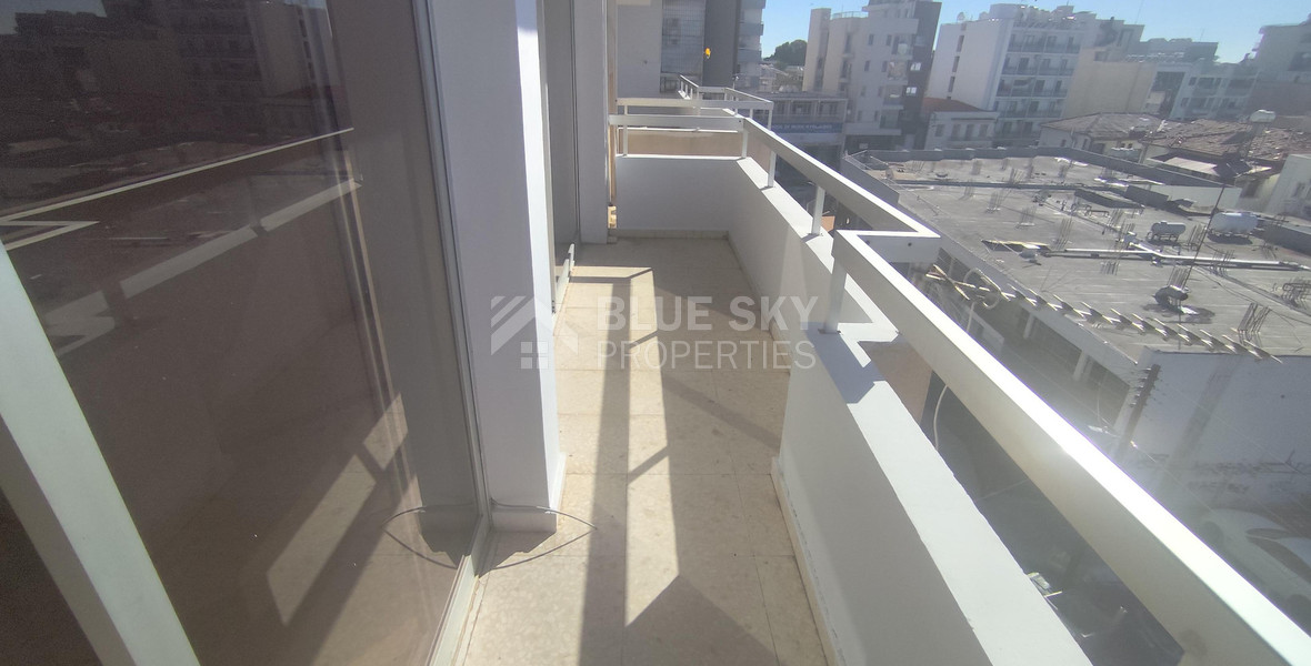 Spacious Top-Floor three Bedroom Apartment in Agia Zoni
