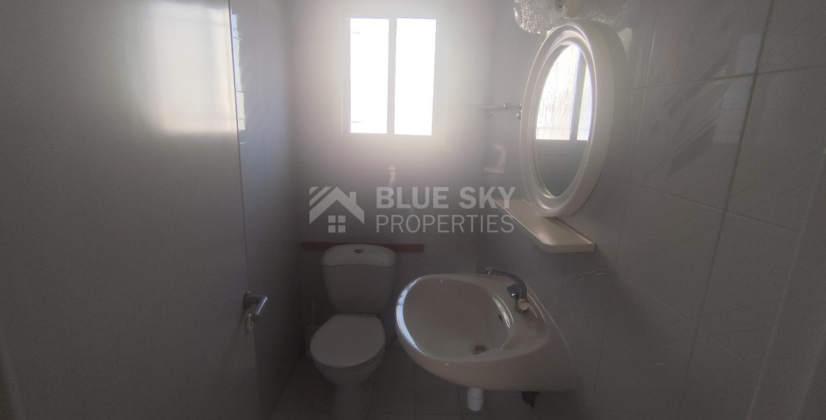 Spacious Top-Floor three Bedroom Apartment in Agia Zoni