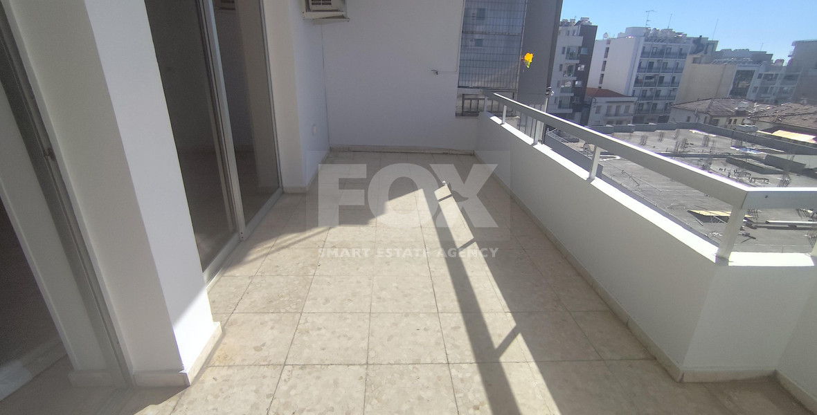 Spacious Top-Floor three Bedroom Apartment in Agia Zoni