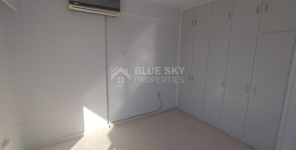 Spacious Top-Floor three Bedroom Apartment in Agia Zoni