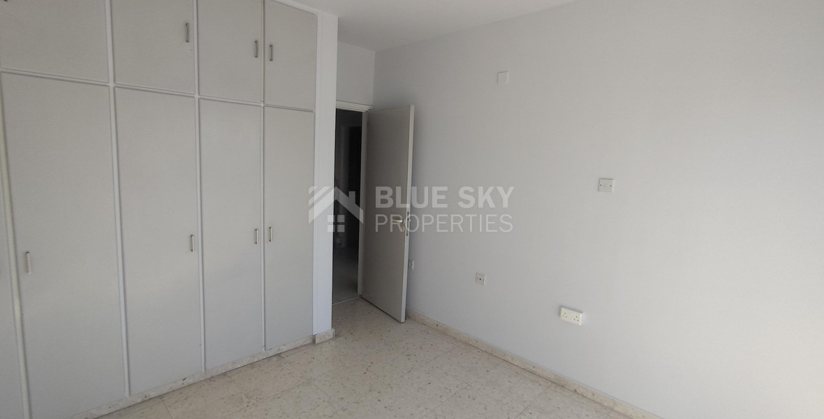 Spacious Top-Floor three Bedroom Apartment in Agia Zoni