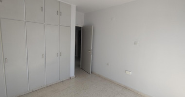 Spacious Top-Floor three Bedroom Apartment in Agia Zoni