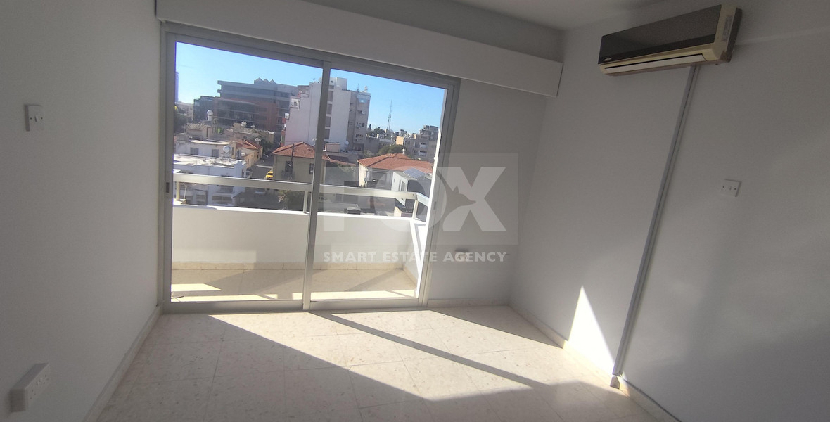 Spacious Top-Floor three Bedroom Apartment in Agia Zoni