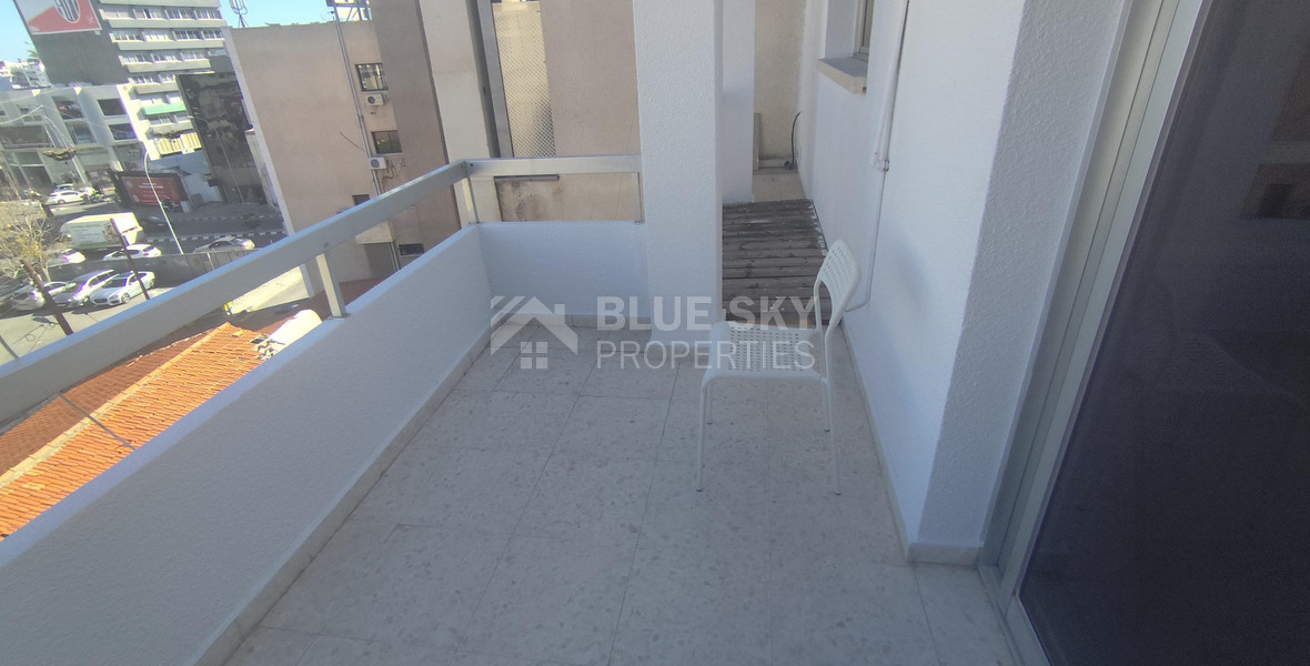 Spacious Top-Floor three Bedroom Apartment in Agia Zoni