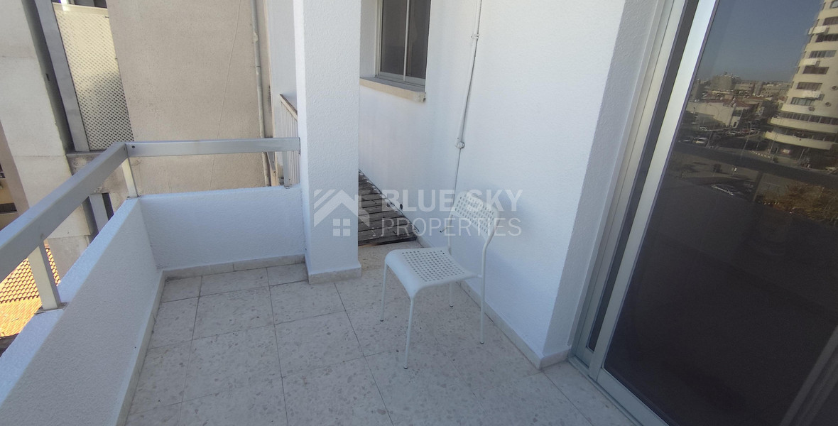 Spacious Top-Floor three Bedroom Apartment in Agia Zoni