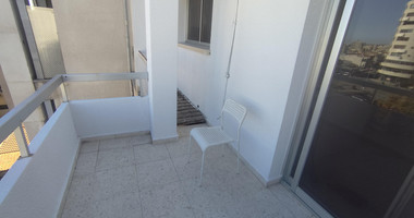 Spacious Top-Floor three Bedroom Apartment in Agia Zoni