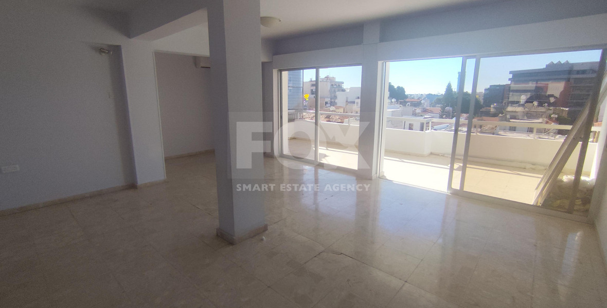 Spacious Top-Floor three Bedroom Apartment in Agia Zoni
