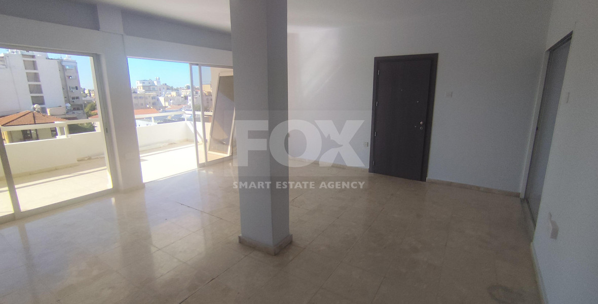 Spacious Top-Floor three Bedroom Apartment in Agia Zoni