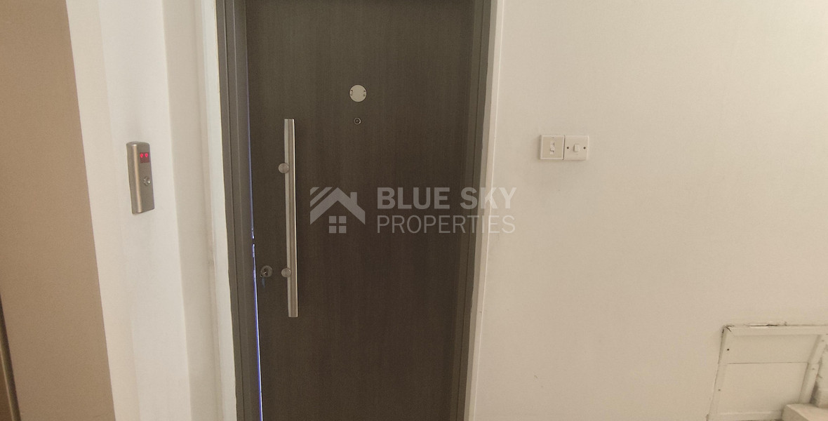Spacious Top-Floor three Bedroom Apartment in Agia Zoni