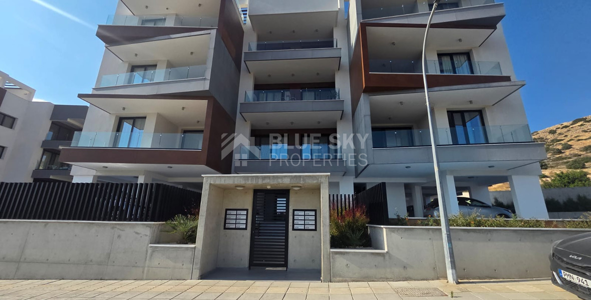 One bedroom furnished top floor apartment for rent in Agios Athanasios