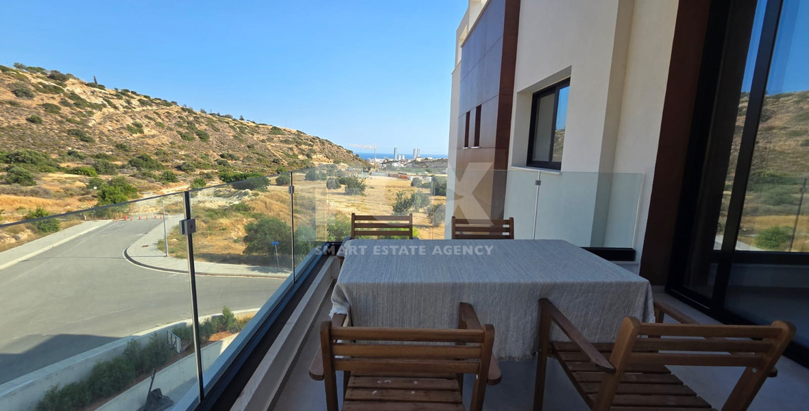 One bedroom furnished top floor apartment for rent in Agios Athanasios
