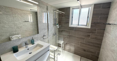 RENT: RENOVATED 2 BEDROOM 2 BATHROOM APARTMENT IN AGIA ZONI.