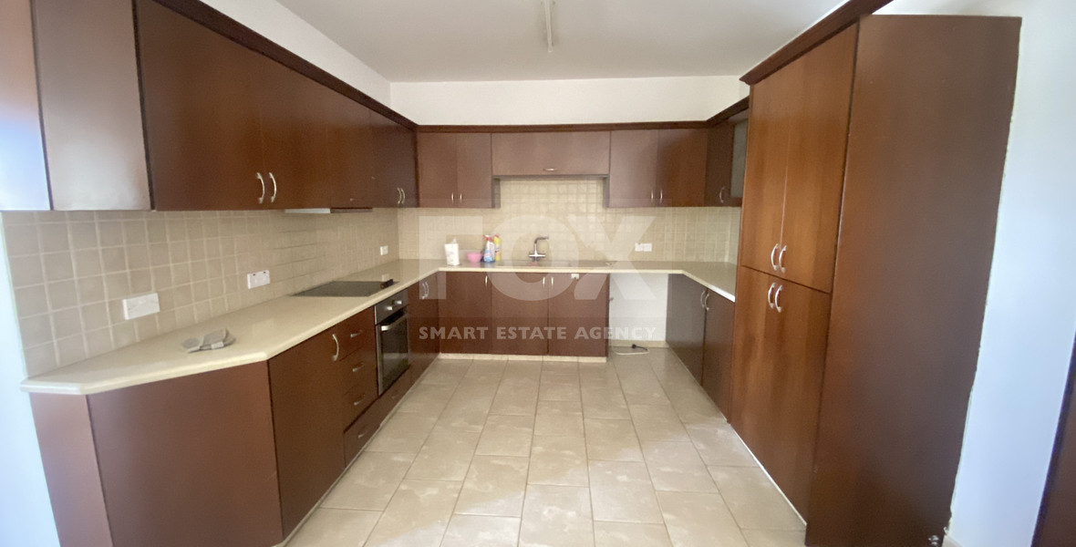 Spacious Four Bedroom Apartment in the centre of Paphos for rent
