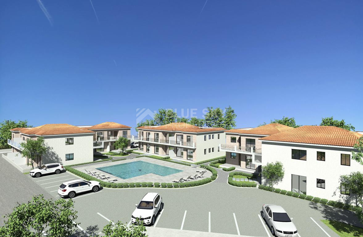 Elegant Ground Floor Apartment with Spacious Garden and Communal Pool for sale in Prodromi, Poly Chrysocchous